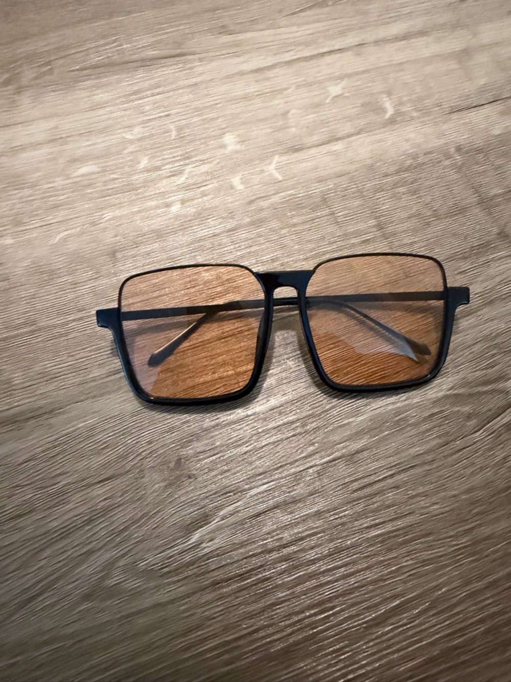 Women Square Black Frame Sunglasses with Amber Lenses